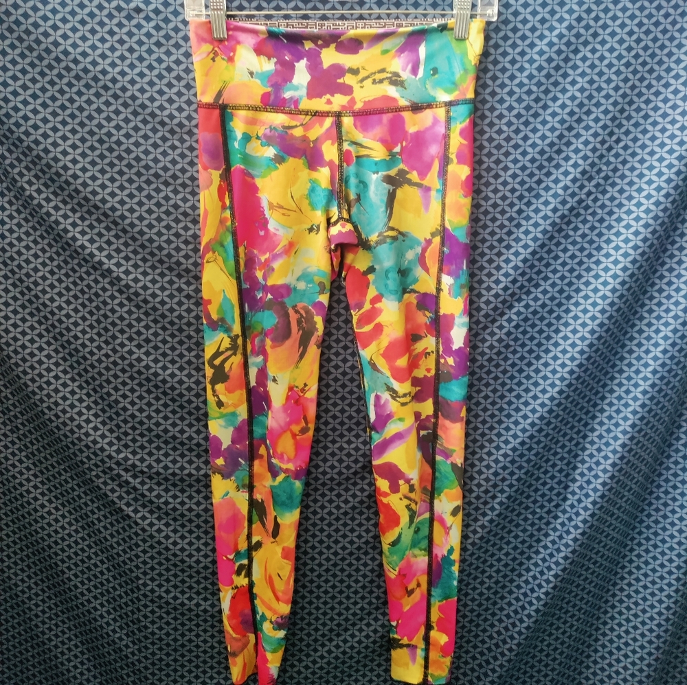Hottie Yoga Wear- Women's unique and fun 2-sided reversible yoga pants. Size - S